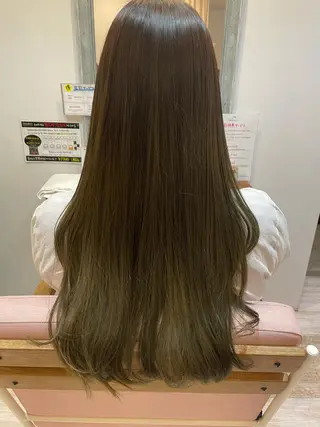 ロング カラー ナカムラ イヅミのヘアスタイル