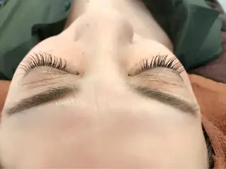 マツエク・マツパ 岡田詩織 MODE Ks松原店のヘアスタイル