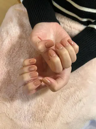 ミディアム 𝐞𝐚𝐜𝐡 nanami🩰のネイルデザイン