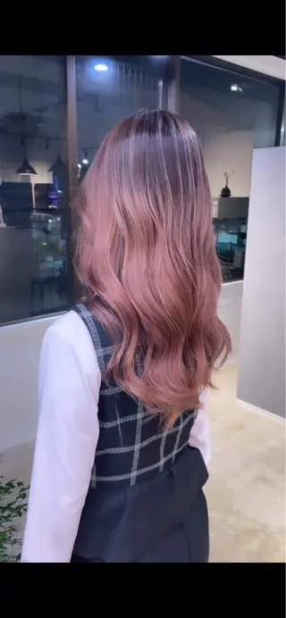 セミロング 心斎橋/海外レイヤー 募集中三好玲奈のヘアスタイル