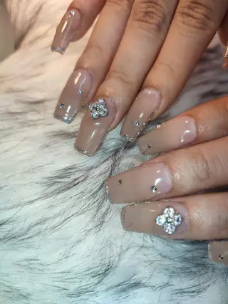 ネイル RUNWAY 　　の眉毛・アイブロウイメージ