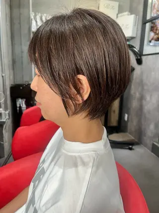 ショート カラー 駅チカ【ali'i】 アリイ花崎友美☘のヘアスタイル