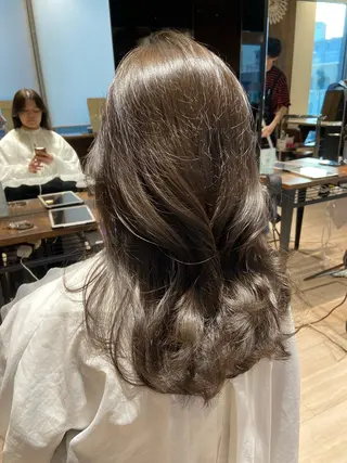 セミロング 🎀大竹美侑／顔まわ りカット／レイヤーのヘアスタイル