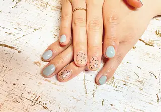 ネイル ネイルケアサロン Re-na-iL所属・なかがわ なつきのネイルデザイン
