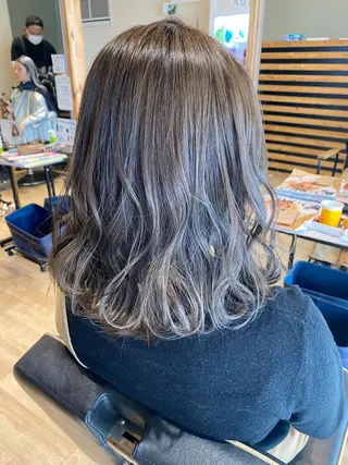 ミディアム カラー 早川 真幸のヘアスタイル