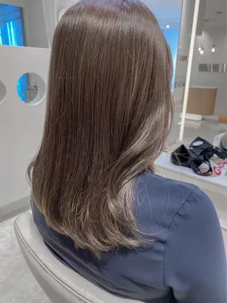 セミロング カラー Agnos青山所属・鈴木 里奈のヘアスタイル