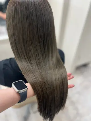 ロング 早坂 美咲のヘアスタイル