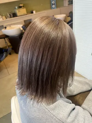 ミディアム カラー ベージュカラー⌇﻿ くびれヘア.𐙚心音のヘアスタイル