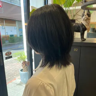 ミディアム カラー 細沼 葵のヘアスタイル