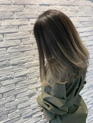 ミディアム Pēji所属・松村 総のヘアスタイル