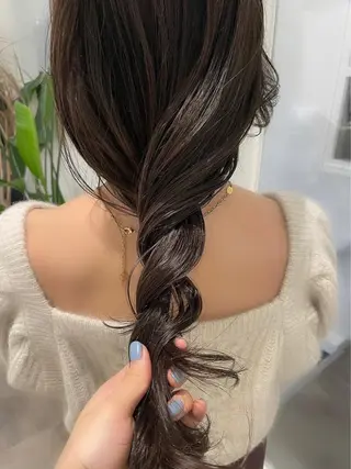 ロング カラー SHEARA BY CARE所属・. AYUKAのヘアスタイル