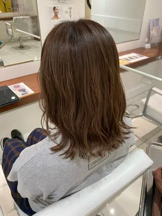 ミディアム カラー 坂口 愛のヘアスタイル