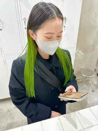 ロング カラー kai .のヘアスタイル