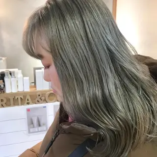 ミディアム カラー Joule銀座 石山あやのヘアスタイル