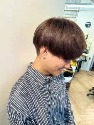 カラー ベージュ/ダブルカラ ー/新潟駅/青柳萌果のヘアスタイル