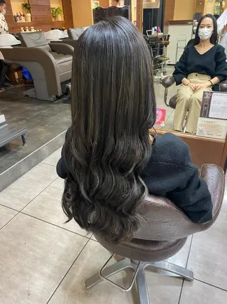 ロング カラー ヘアアレンジ HAIRSALONLOOP所属・川上 麻梨阿のヘアスタイル