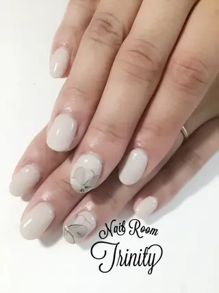 ネイル Trinity ネイリストスタッフのネイルデザイン