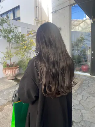 ロング カラー ヘアアレンジ SALOWIN原宿iori店所属・レイヤー🌟艶カラー 🕊まやのヘアスタイル
