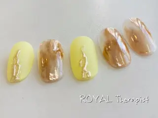 ネイル 【尾下】 ロイヤル•セラピストのネイルデザイン