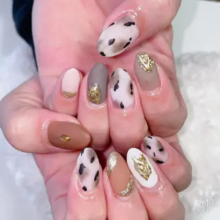 ネイル The Best Beauty受付担当のヘアスタイル