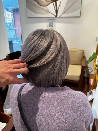 カラー 吉田 新平のヘアスタイル