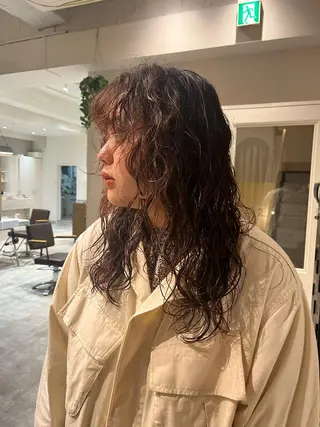 ミディアム パーマ SIKI yuuna レイヤーカット🪽のヘアスタイル