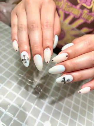 ネイル 𝑚𝑖𝑦 🎀のネイルデザイン