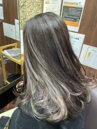 ロング カラー katae sayoriのヘアスタイル