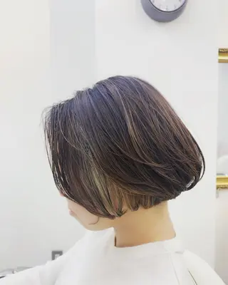 ショート カラー ajuga所属・hama yukiのヘアスタイル