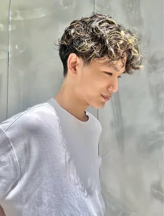 ショート カラー パーマ メンズ direction所属・派手髪デザインカラー ヒロカのヘアスタイル