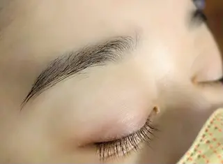 アイブロウ brow bar tokyo所属・brow bar tokyo【乃木坂】のマツエク・マツパデザイン