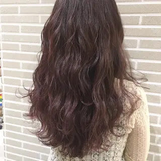 ロング 潟上 菜摘のヘアスタイル