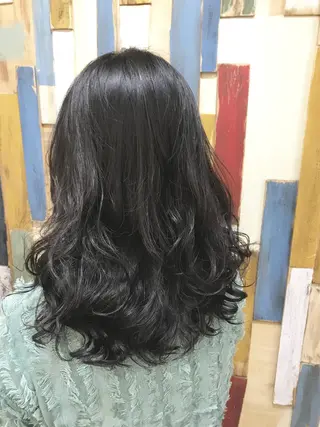 ミディアム パーマ 嶋村夏実🌼レイヤー 🌸白髪ぼかしのヘアスタイル