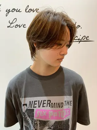 ショート カラー 中村 優太のヘアスタイル