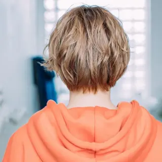 ショート カラー ハイトーン/ボブ/ ハイライト🌱ᩚ涼介のヘアスタイル