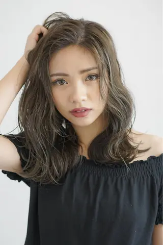 セミロング カラー 松本 明日可のヘアスタイル