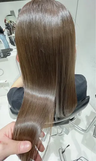 ロング カラー mai🐷髪質改善 🖤透ける暗髪🖤のヘアスタイル