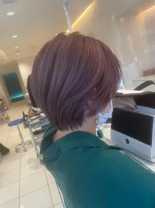 ショート カラー MODEks eau 佐藤優志のヘアスタイル