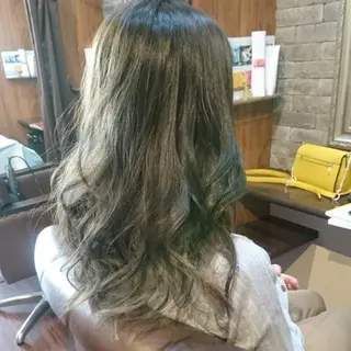 ロング カラー 美髪 カラーリストのヘアスタイル