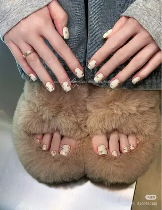 ネイル CeCeまつげパーマ マツエク❣️パリエクのネイルデザイン