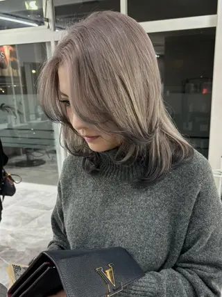 ミディアム カラー ULu. Manamiのヘアスタイル