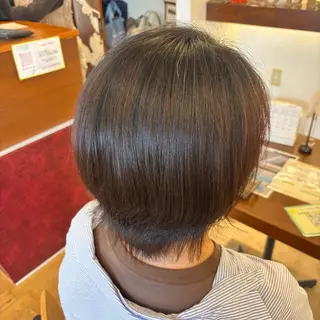 ショート 髪質改善カラー 貝本 遥那 🧸⸝⋆*のヘアスタイル
