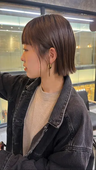 ショート カラー YURIA .のヘアスタイル