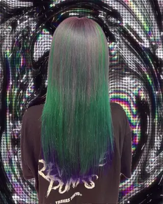 カラー 🍭ハイトーン/ レイヤーカット🦄のヘアスタイル