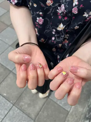 ネイル 友田 晴香のネイルデザイン