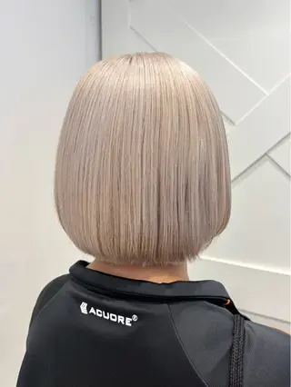 ミディアム カラー ブロンドケアブリーチ カラーシールエクステのヘアスタイル