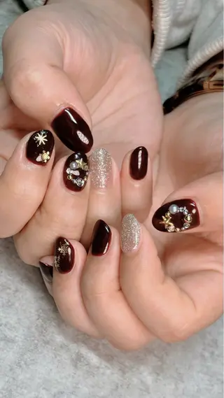 ネイル haleyume所属・shino🌟 痛ネイルのネイルデザイン