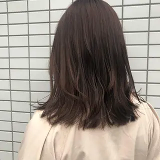 ミディアム カラー 吉川 愛美李のヘアスタイル