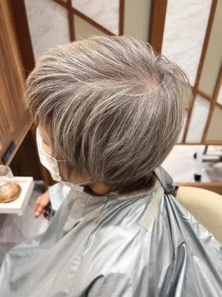 カラー 石井 潤のヘアスタイル
