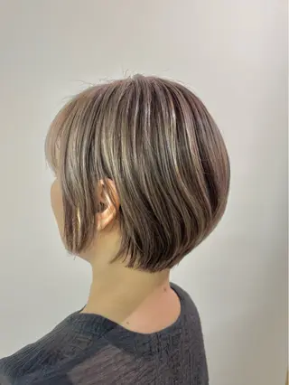 ショート カラー 古川 琴美のヘアスタイル